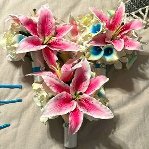 Wedding Flowers: 3 bouquets, 3 boutonniere, 2 table centerpieces